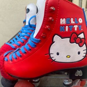MOXIE HELLO KITTY SKATES